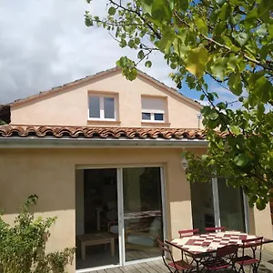 Maison Cosy Avec Jardin Privé , Cadalen France